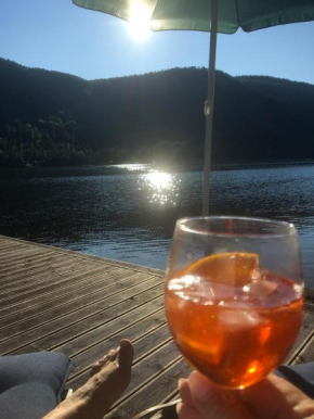 Summer idyll on the waterfront